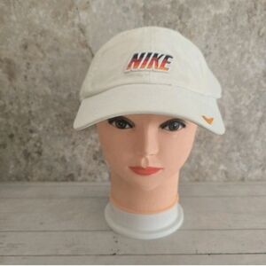 Vintage Nike Off White Adjustable Strapback Hat